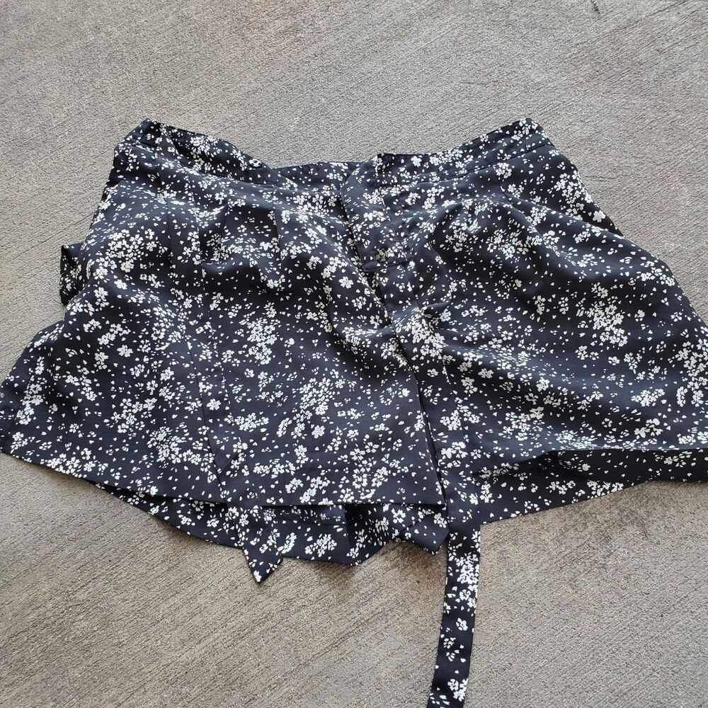Elle Shorts Size 10